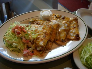 "Nachos" with chili and cheese