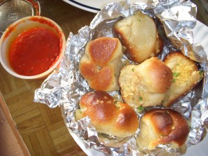 At least the garlic knots were properly browned
