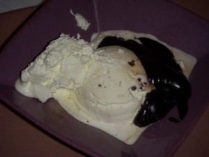 Mint chocolate chip ice cream mini sundae