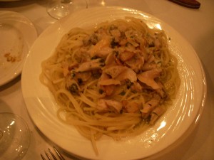 Linguini with white clam sauce
