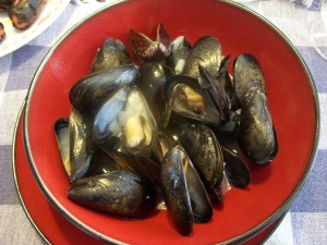 Delicious steamed mussels with garlic and white wine