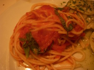 Spaghetti with classic tomato-basil sauce