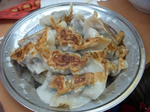 Thin-skinned pan-fried dumplings