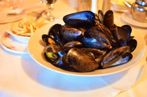 Mussels mariniere with french fries