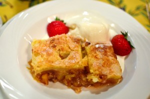 Peach cobbler with vanilla ice cream