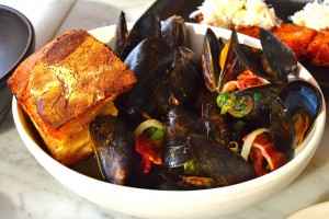 Steamed PEI mussels